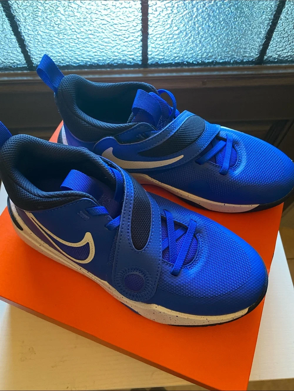 Nike Kids Blue Velcro Athletic Sneakers size 4 nwt
